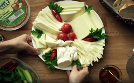 1-Yeni-reklam-Filmimiz-2012-Kaşar-Peynir-